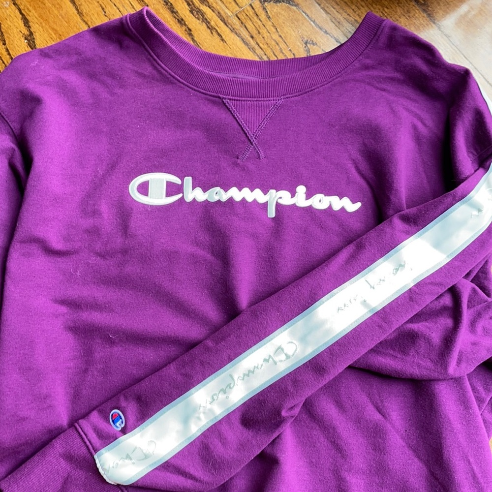 Authentic women’s champion crew neck sweatshirt